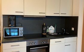 Das Schneckenhaus - Ferienwohnung mit Pool&Seeblick